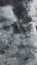 Laden und Abspielen von Videos im Galerie-Viewer, XL Coelestin Cluster Geode
