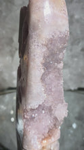 Laden und Abspielen von Videos im Galerie-Viewer, Pink Amethyst Freeform
