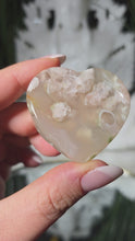 Laden und Abspielen von Videos im Galerie-Viewer, Flowerachat Herz Schale
