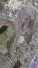 Laden und Abspielen von Videos im Galerie-Viewer, Einzigartiges Naturkunstwerk XXL Amethyst &amp; Pink Amethyst Portal auf Stand
