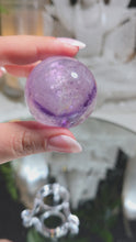 Laden und Abspielen von Videos im Galerie-Viewer, High Quality Amethyst Kugel mit Phantom
