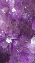 Laden und Abspielen von Videos im Galerie-Viewer, XL Amethyst Kathedrale poliert
