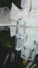 Laden und Abspielen von Videos im Galerie-Viewer, High Quality Bergkristall Turm
