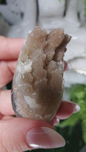 Laden und Abspielen von Videos im Galerie-Viewer, Stalaktit Druzy Cluster
