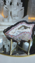 Laden und Abspielen von Videos im Galerie-Viewer, Achat mit Druzy auf Stand
