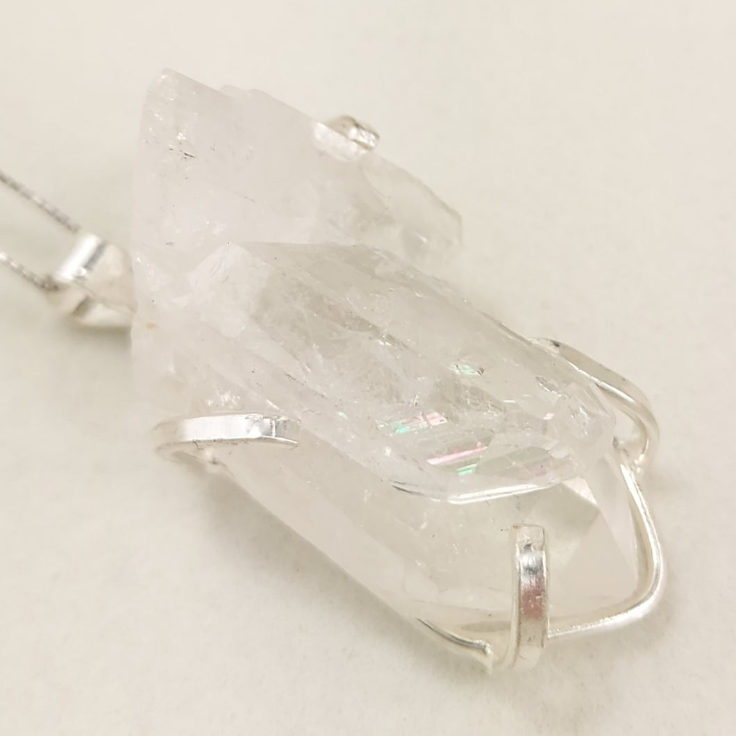 Kettenanhänger Bergkristall mit Regenbögen Silber